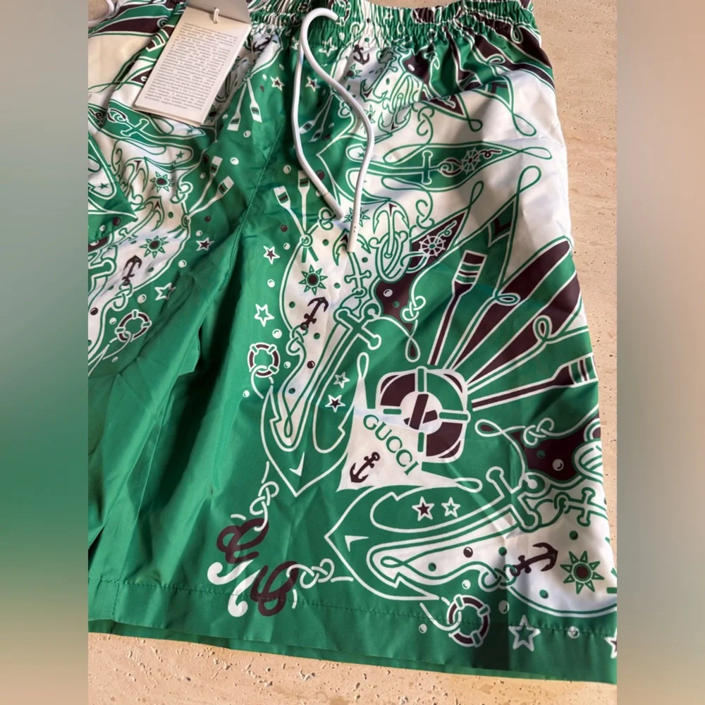 NWT GUCCI LOGO PRINT DRAWSTRING SWIM SHORTS 💚🌟